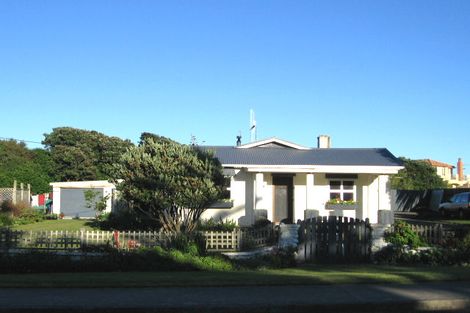 Photo of property in 13 Rangiuru Road, Otaki Beach, Otaki, 5512