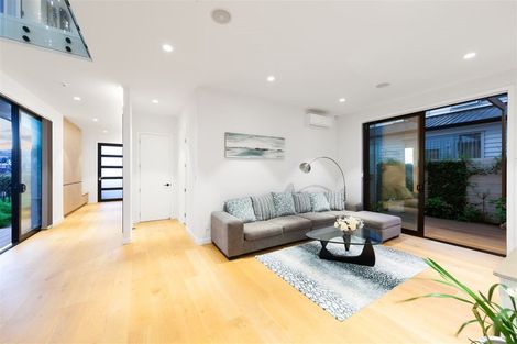 Photo of property in 6 Kina Place, Long Bay, Auckland, 0630