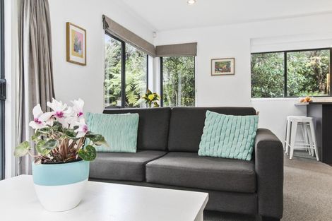 Photo of property in 1024 Scenic Drive North, Swanson, Auckland, 0816