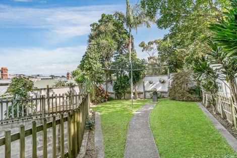 Photo of property in 15 Potatau Street, Grey Lynn, Auckland, 1021