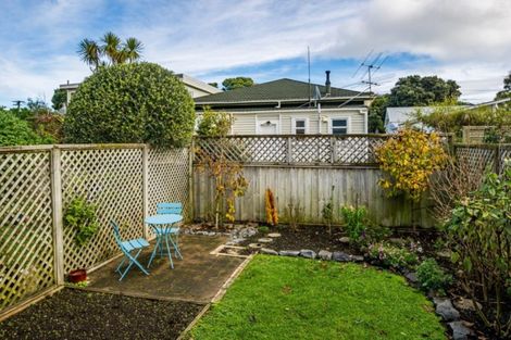 Photo of property in 8/238 Muritai Road, Eastbourne, Lower Hutt, 5013