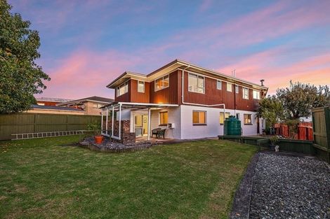 Photo of property in 17 Cyclarama Crescent, Massey, Auckland, 0614