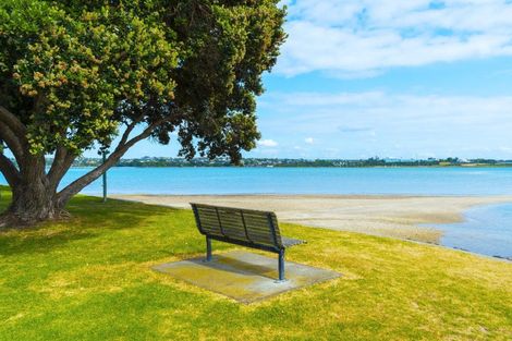 Photo of property in 87-89 Beresford Street, Bayswater, Auckland, 0622
