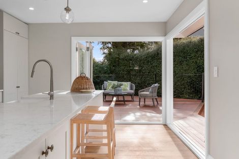 Photo of property in 43 Tomes Road, St Albans, Christchurch, 8052