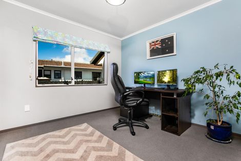 Photo of property in 61 Carnoustie Drive, Wattle Downs, Auckland, 2103