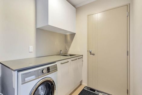 Photo of property in 8 Drumkeen Place, Rosehill, Papakura, 2113