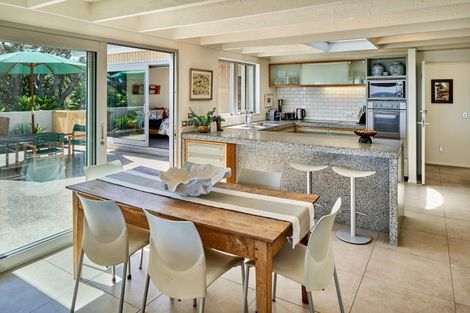 Photo of property in 16 Bothamley Lane, Titahi Bay, Porirua, 5022