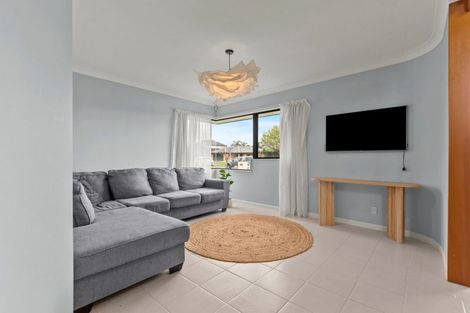 Photo of property in 41 Royal Oak Drive, Kelvin Grove, Palmerston North, 4414