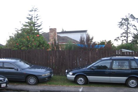 Photo of property in 2 Bedford Street, Te Atatu South, Auckland, 0610