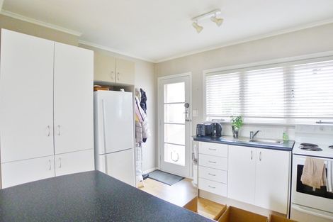 Photo of property in 3/6 Corrella Road, Belmont, Auckland, 0622