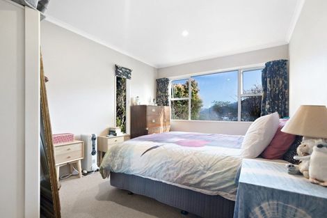 Photo of property in 4 Cedar Drive, Kelvin Heights, Queenstown, 9300