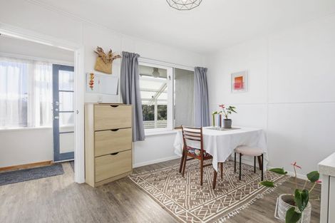 Photo of property in 8a-8b Devon Place, Cannons Creek, Porirua, 5024