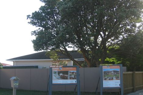 Photo of property in 44 Olive Terrace, Paraparaumu Beach, Paraparaumu, 5032