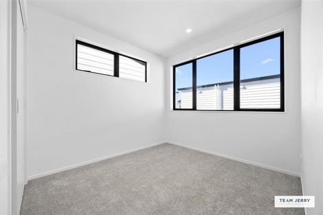 Photo of property in 30 Whare Kauri Road, Papakura, 2110