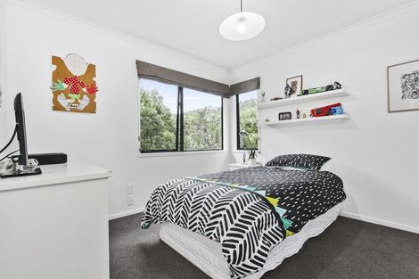 Photo of property in 1024 Scenic Drive North, Swanson, Auckland, 0816