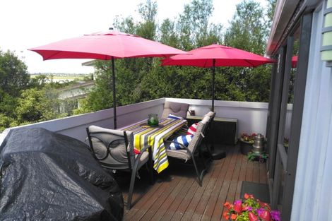 Photo of property in 145 Wiseley Road, West Harbour, Auckland, 0618