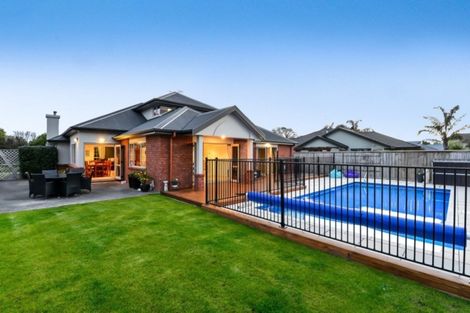 Photo of property in 2 Merivale Court, Rototuna, Hamilton, 3210