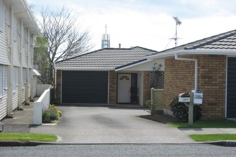 Photo of property in 38b Fulford Street, New Plymouth, 4310