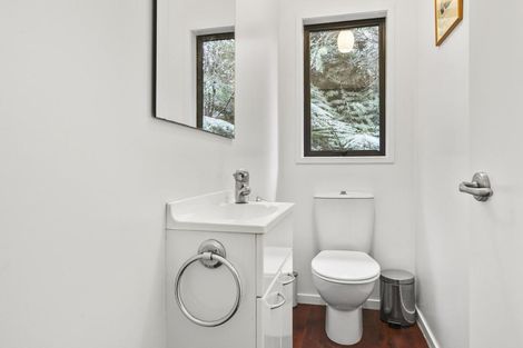 Photo of property in 1024 Scenic Drive North, Swanson, Auckland, 0816