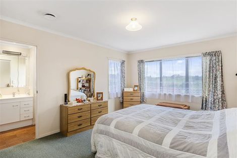 Photo of property in 84 Oteki Park Drive, Welcome Bay, Tauranga, 3112