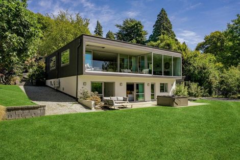 Photo of property in 10 Tapley Paddock, Wanaka, 9305