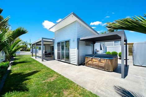 Photo of property in 154 Boord Crescent, Kumeu, 0891