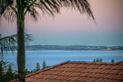 Photo of property in 115 Waldorf Crescent, Orewa, 0931