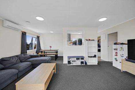 Photo of property in 6 Camellia Avenue, Bell Block, New Plymouth, 4312