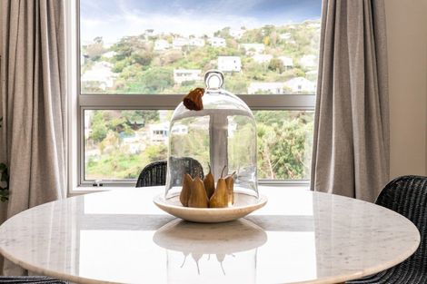 Photo of property in 21 Kopiko Way, Brooklyn, Wellington, 6021