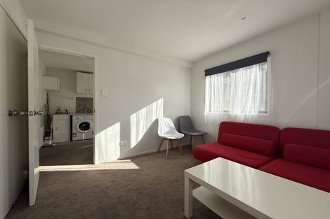 Photo of property in 471 East Coast Road, Murrays Bay, Auckland, 0630