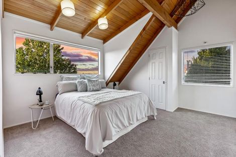 Photo of property in 7 Kerlin Crescent, West Harbour, Auckland, 0618