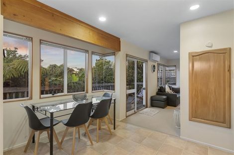 Photo of property in 1/51 Aeroview Drive, Beach Haven, Auckland, 0626