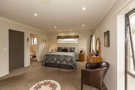 Photo of property in 22 Georgia Grove, Paraparaumu, 5032