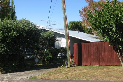 Photo of property in 1 Rickards Place, New Lynn, Auckland, 0600