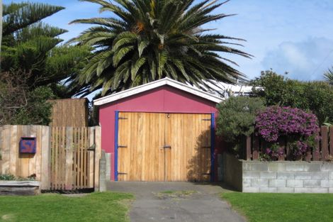 Photo of property in 57 Matai Street, Castlecliff, Whanganui, 4501