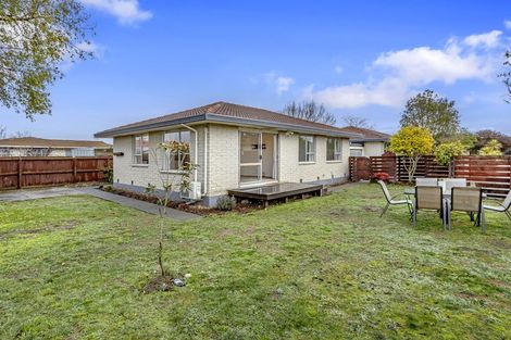 Photo of property in 2/9c Lydbury Place, Parklands, Christchurch, 8083