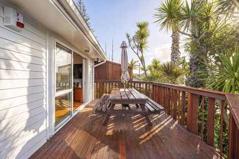 Photo of property in 44 Farquhar Road, Glendene, Auckland, 0602