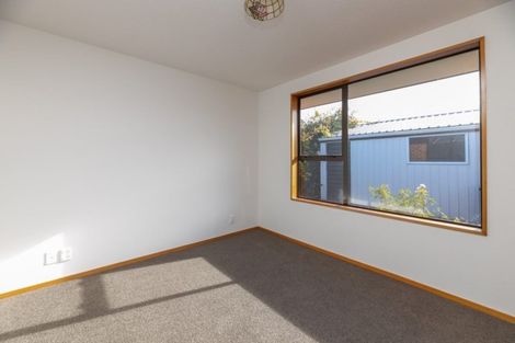 Photo of property in 2/83 Middlepark Road, Sockburn, Christchurch, 8042
