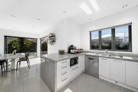 Photo of property in 9 Bridesdale Drive, Lake Hayes, Queenstown, 9304