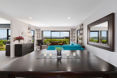 Photo of property in 2 Manapouri Lane, Aotea, Porirua, 5024