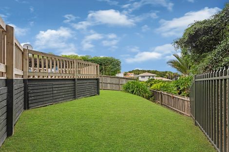 Photo of property in 100 Eugenia Rise, Goodwood Heights, Auckland, 2105