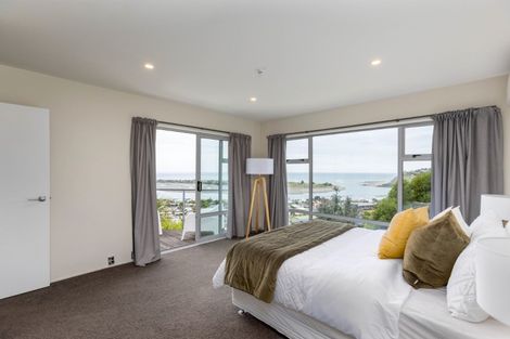 Photo of property in 16 Glendevere Terrace, Redcliffs, Christchurch, 8081