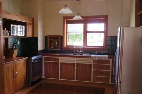 Photo of property in 15 Omata Road, Westown, New Plymouth, 4310