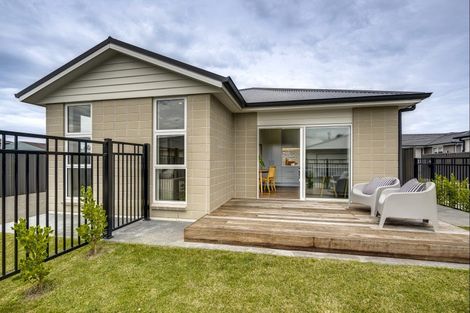 Photo of property in 15 West Place, Greenmeadows, Napier, 4112