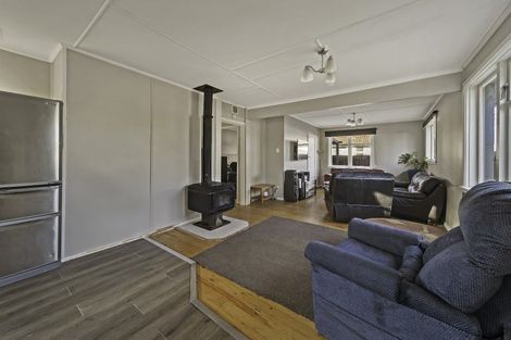 Photo of property in 6 Carisbrooke Street, Aranui, Christchurch, 8061