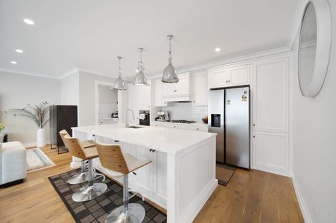 Photo of property in 2 Bela Vista Boulevard, Swanson, Auckland, 0614