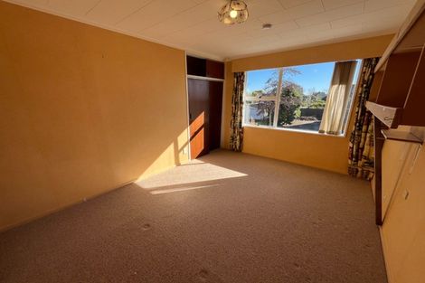Photo of property in 1 Guernsey Place, Fitzherbert, Palmerston North, 4410