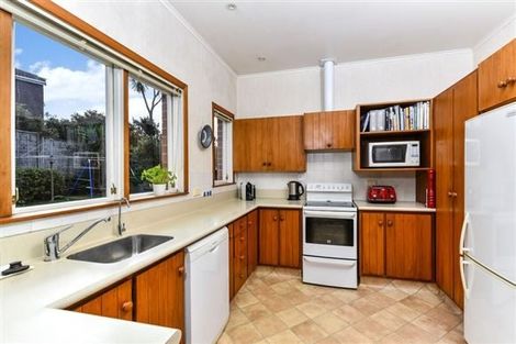 Photo of property in 211 Lake Road, Belmont, Auckland, 0622