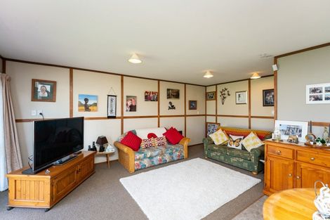 Photo of property in 6 Mavis Avenue, Waikawa Beach, Levin, 5573