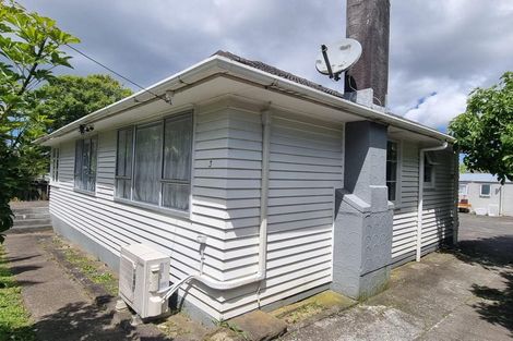 Photo of property in 3 Donovan Avenue, Massey, Auckland, 0614
